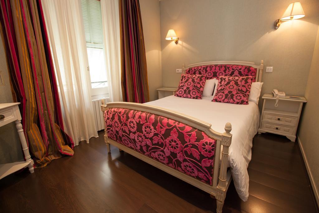 Paris Rome Hotell Menton Exteriör bild